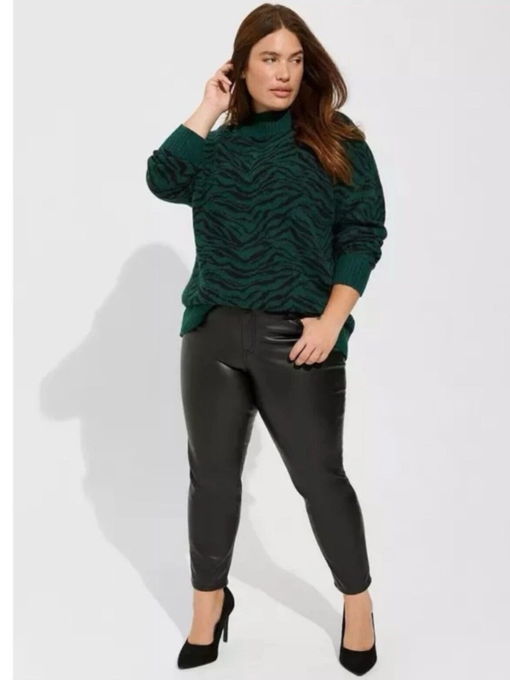 NWT Torrid Perfect Skinny Faux Leather Mid Rise Black‎ Pants